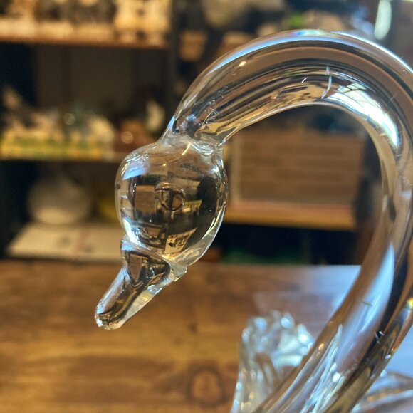 Clear glass swan bowl - Picture 5 of 5